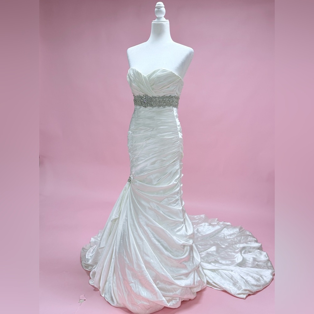 Sottero and Midgley Couture Ivory Strapless Gown - Picture 2 of 16